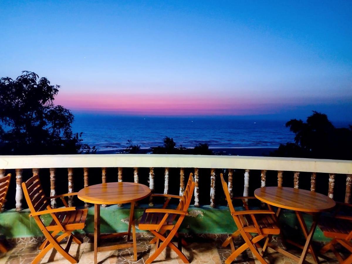 Villa Infinity By The Sea Murud  Exterior photo