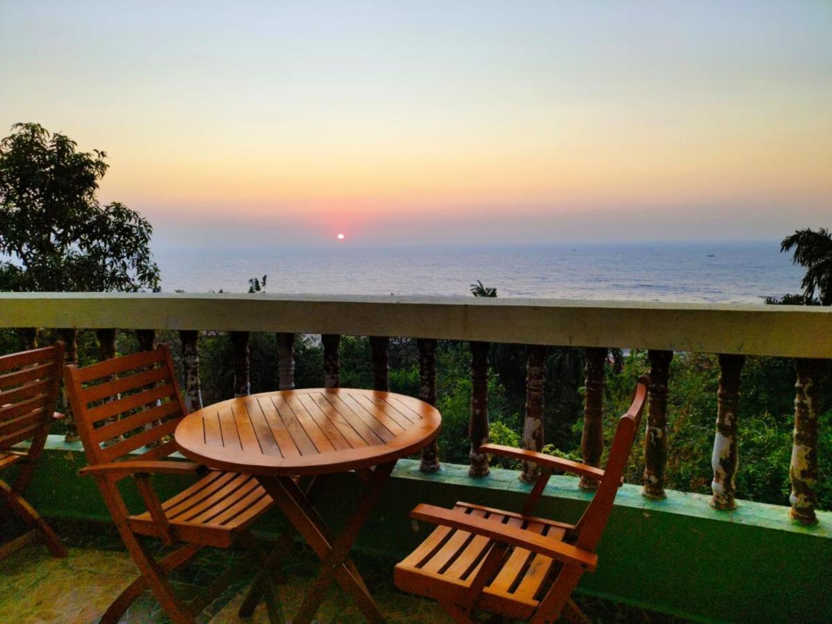 Villa Infinity By The Sea Murud  Exterior photo