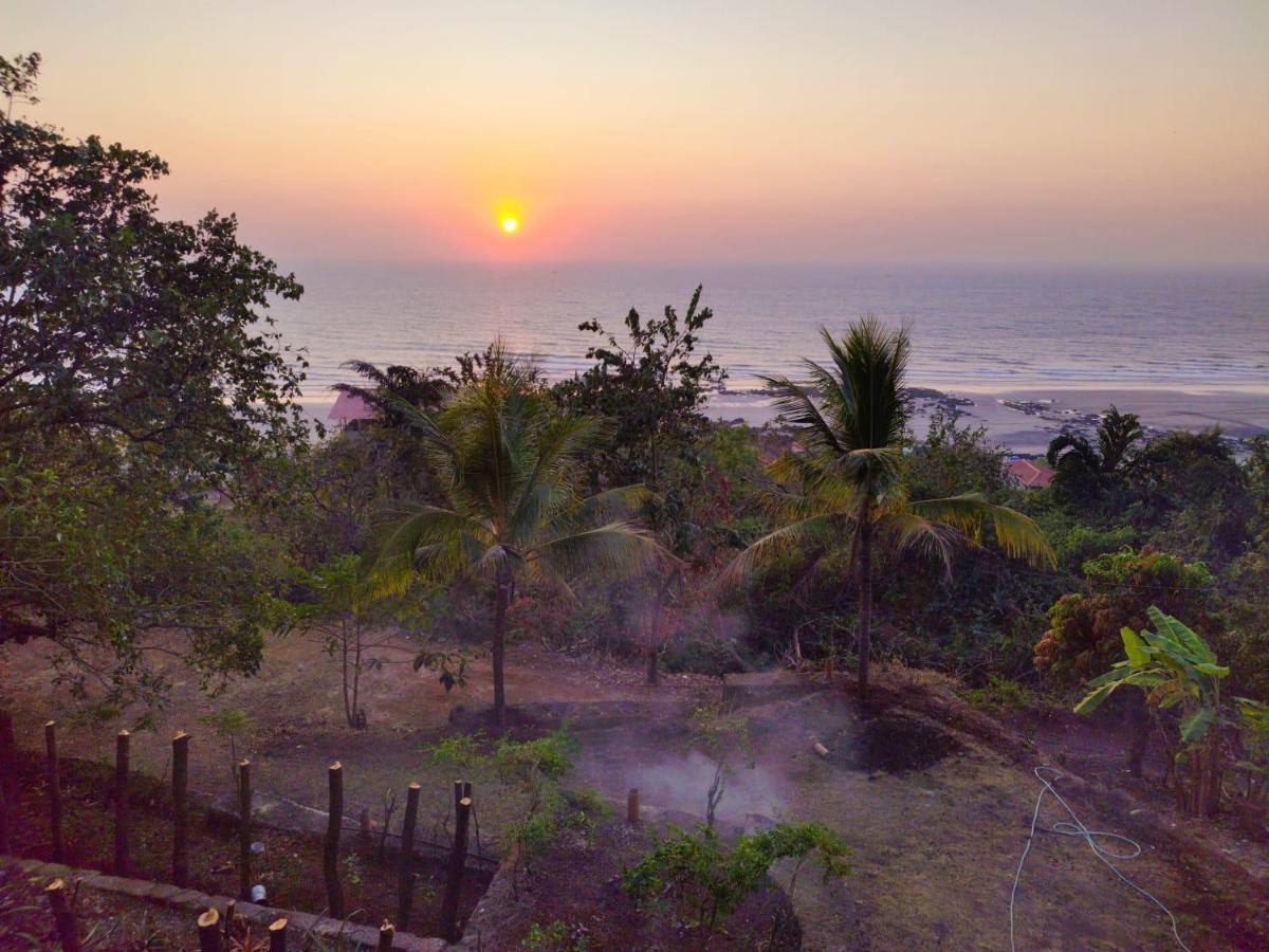 Villa Infinity By The Sea Murud  Exterior photo