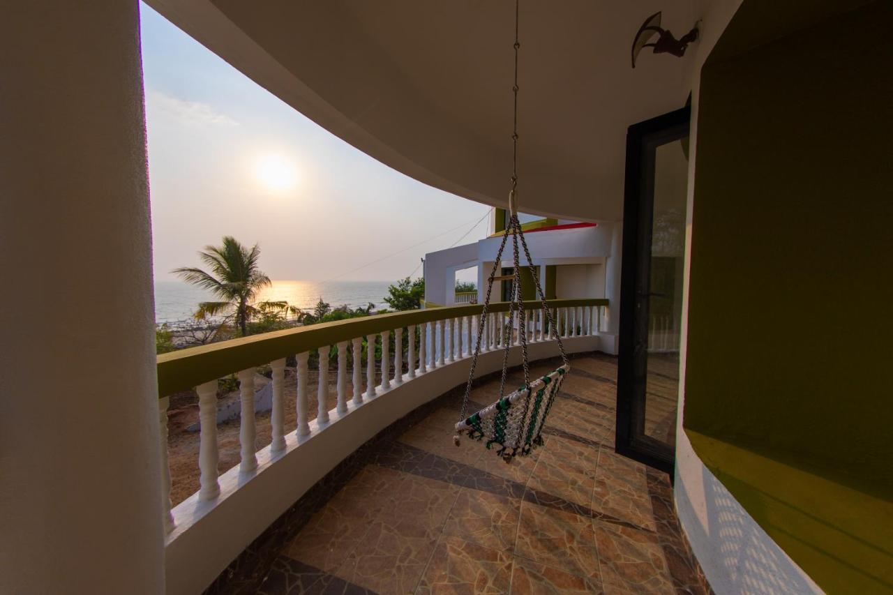 Villa Infinity By The Sea Murud  Exterior photo