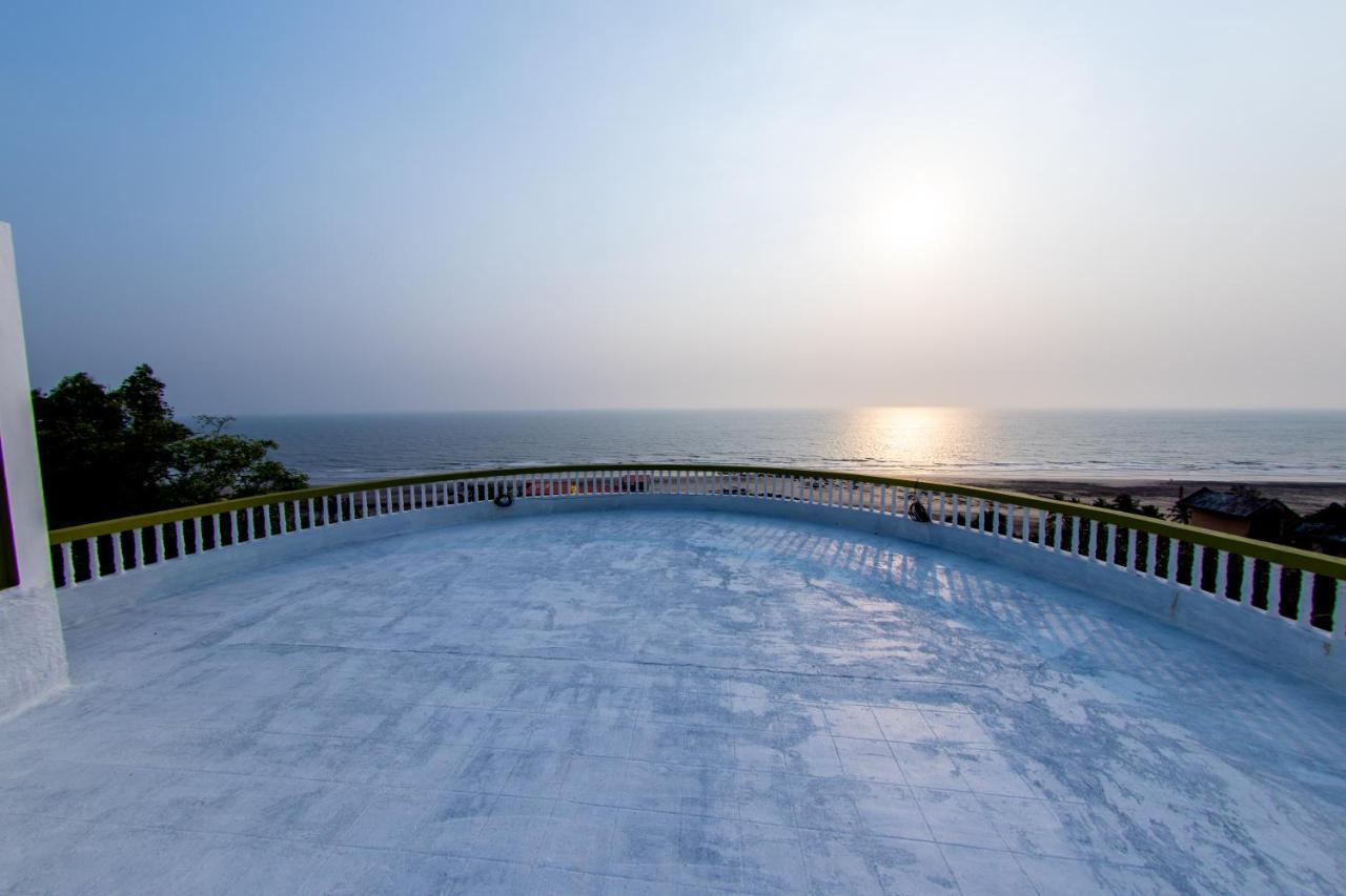 Villa Infinity By The Sea Murud  Exterior photo